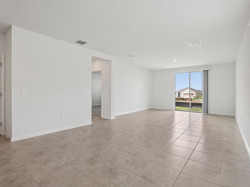 Spacious, unfurnished interior of a new home in Hamilton Bluff - Classic Series, Haines City (Image 7).