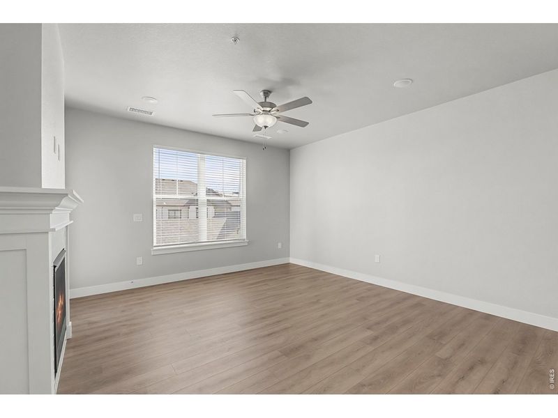 Spacious, unfurnished interior of a new home in Highlands at Fox Hill - The Flats, Longmont (Image 15).
