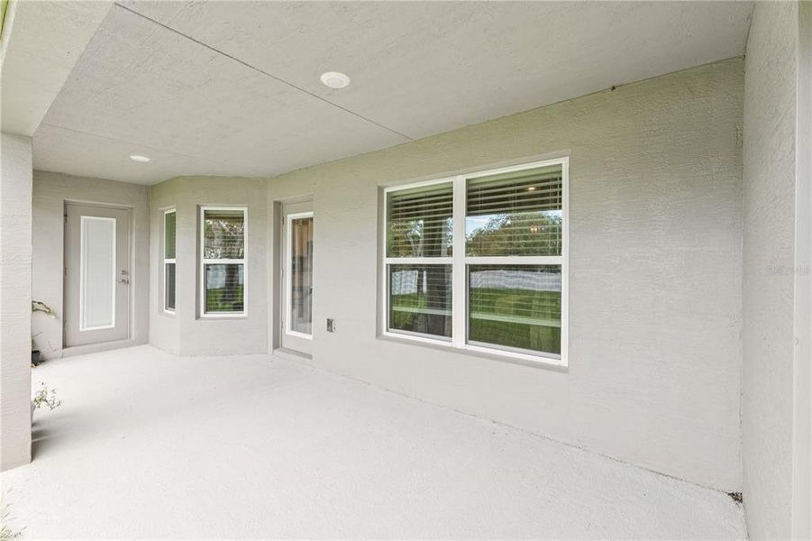 Spacious, unfurnished interior of a new home in Royal Highlands, Brooksville (Image 20).