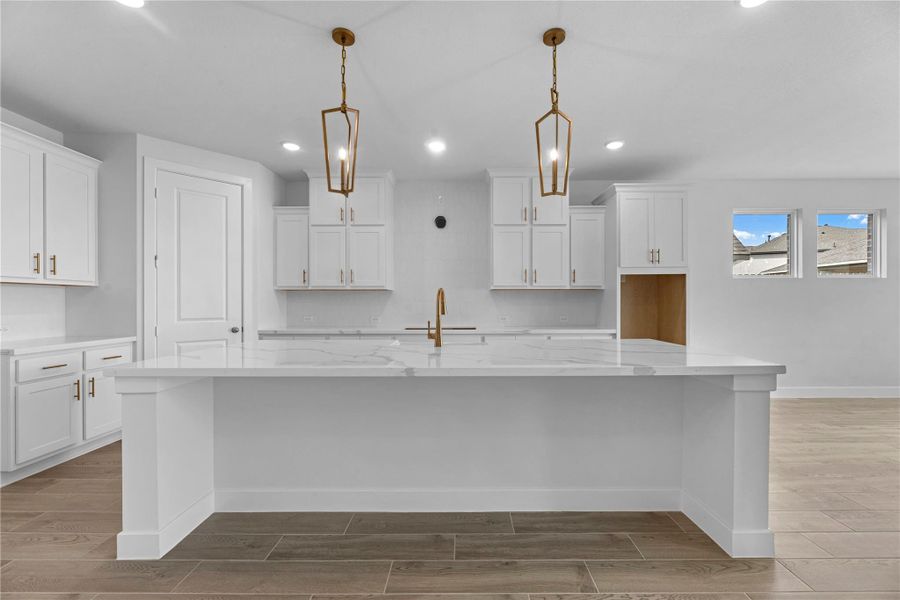 Representative image. Features, specifications, selections and colors may vary. Representative image. Features, specifications, selections and colors may vary.