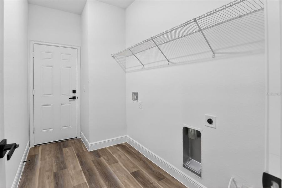 Spacious, unfurnished interior of a new home in , Citrus Springs (Image 20).