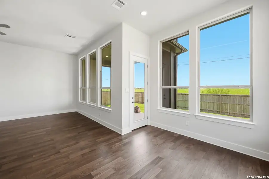 Spacious, unfurnished interior of a new home in Alsatian Oaks, Castroville (Image 17).