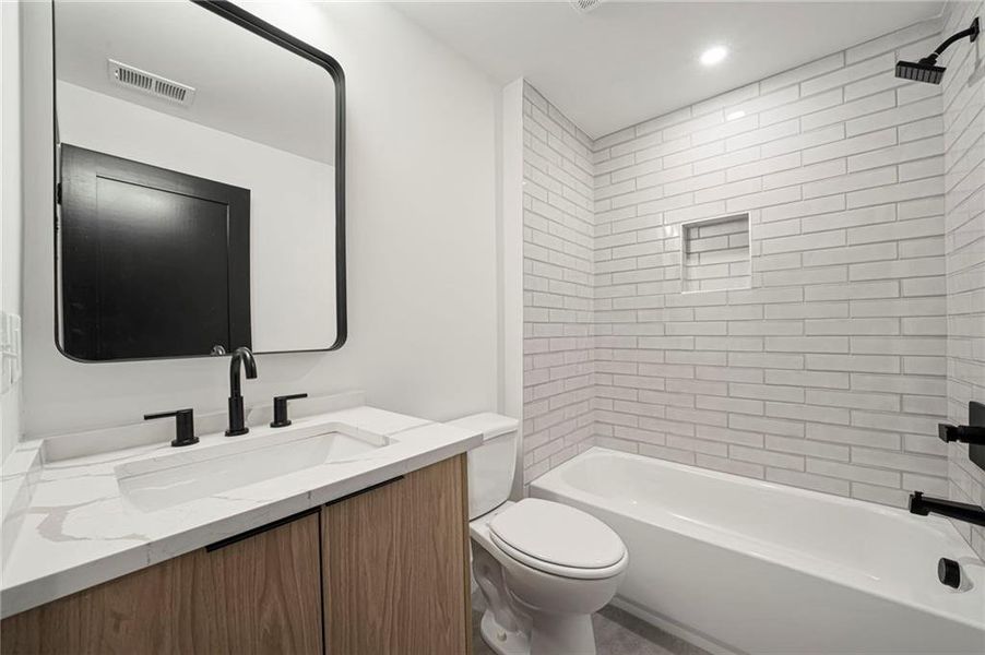 Furnished interior view inside a new home in , Atlanta (Image 7).