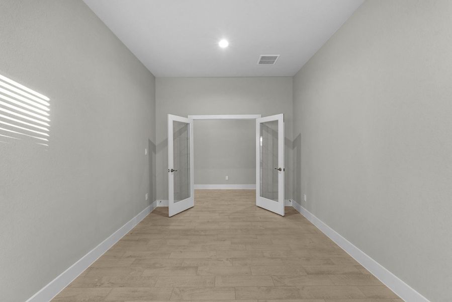 Spacious, unfurnished interior of a new home in Briarwood Crossing, Rosenberg (Image 22).
