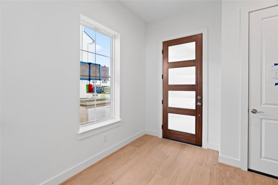 Spacious, unfurnished interior of a new home in , Houston (Image 26).