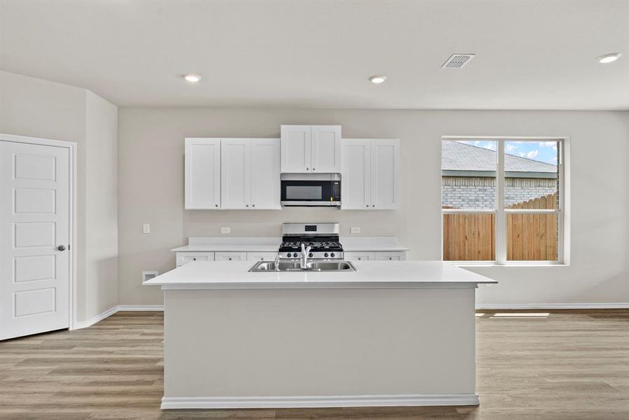 Furnished interior view inside a new home in Terra Trace, Fort Worth (Image 8). Furnished interior view inside a new home in Terra Trace, Fort Worth (Image 8).
