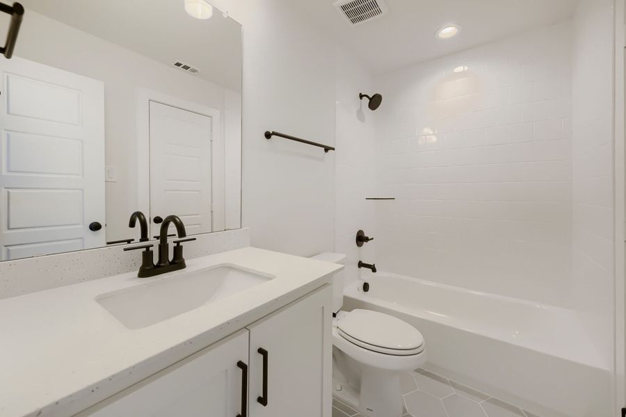 1317 Naples - Full Bathroom