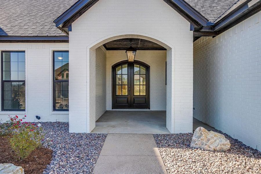 Exterior details and patio area of a home in Whitestone Heights, Benbrook (Image 28).