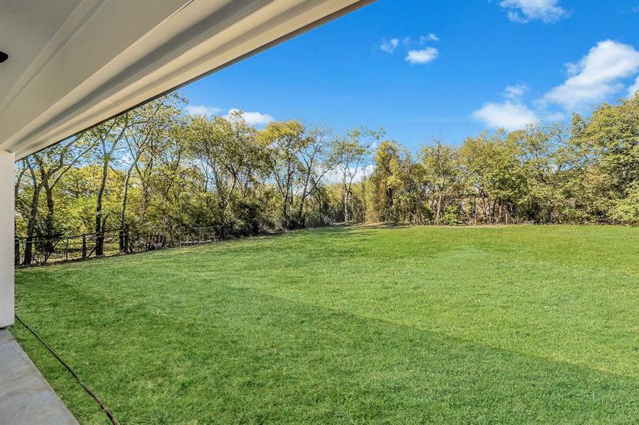 Exterior details and patio area of a home in , Alvarado (Image 25).