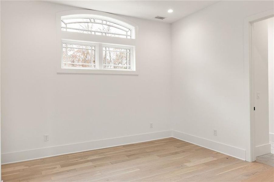Spacious, unfurnished interior of a new home in , Chattahoochee Hills (Image 14).