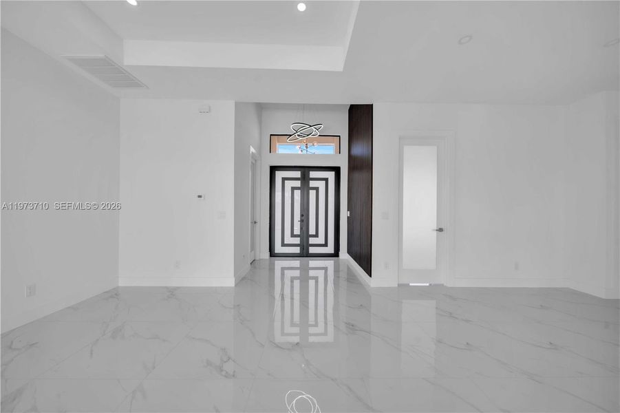 Spacious, unfurnished interior of a new home in , Cape Coral (Image 32).