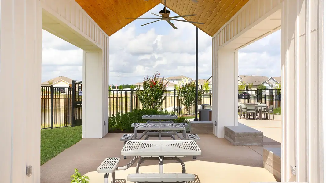 Community amenities in Casetta Ranch, Kyle (Image 8).