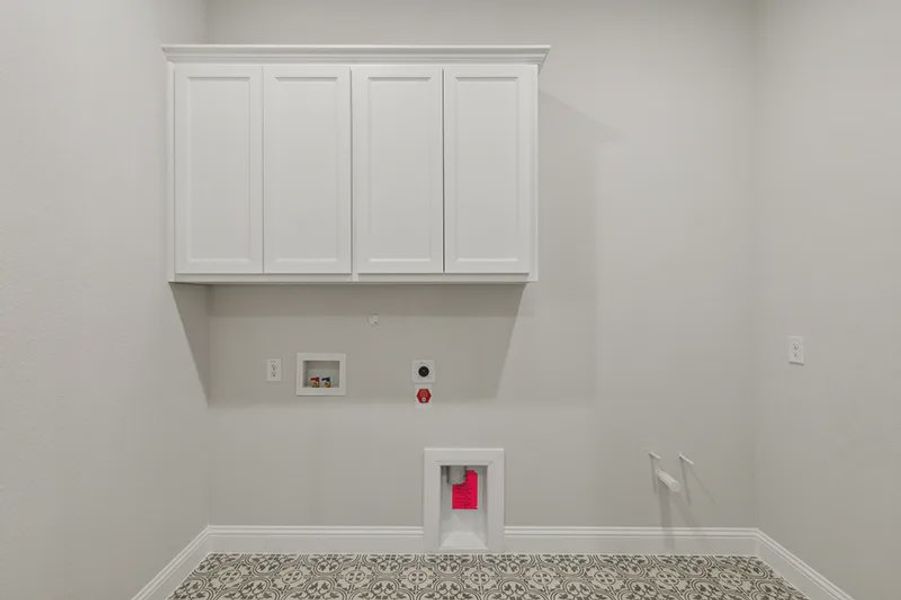 Representative unfurnished interior of a home built from the Logan by Cambridge Homes in Lake Park, Rowlett (Image 24).