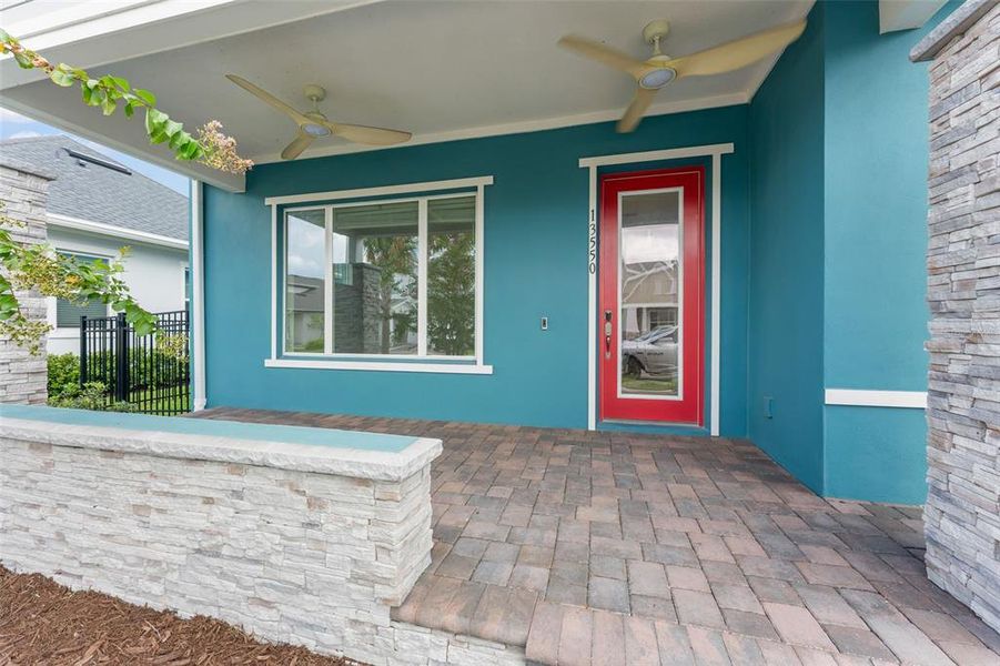 Exterior details and patio area of a home in , Orlando (Image 27).