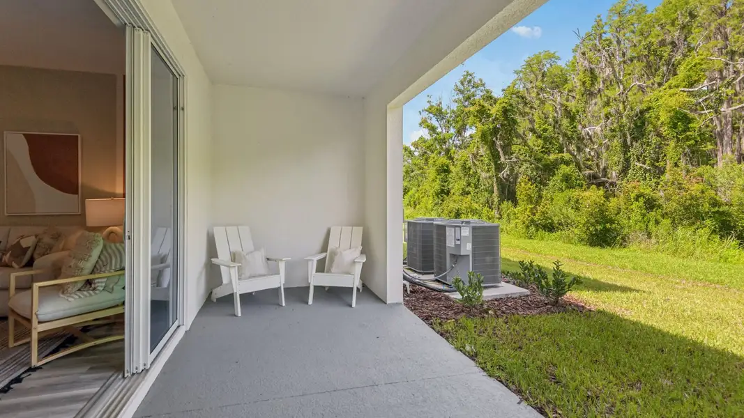 Exterior details and patio area of a home in Westwood, Land O' Lakes (Image 3).