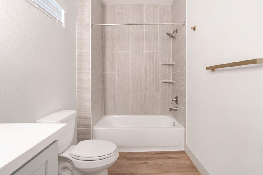 Image 3 of a home in Avenue Park.