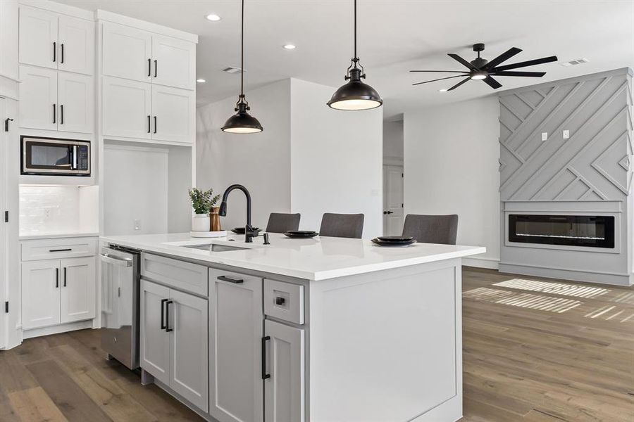 Furnished interior view inside a new home in , Quinlan (Image 16).