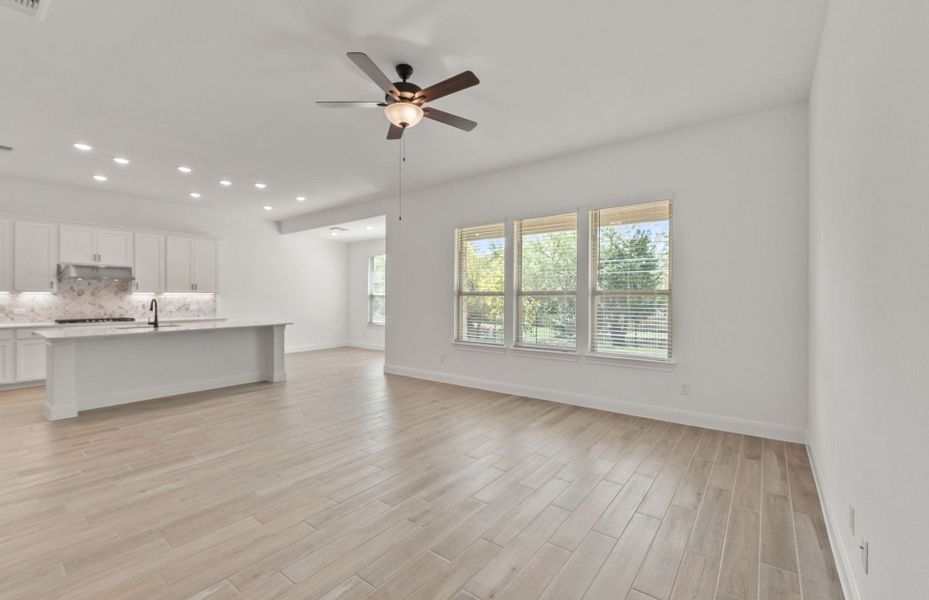 Representative unfurnished interior of a home built from the Wallace by Pulte Homes in Bluffview Reserve, Leander (Image 23).