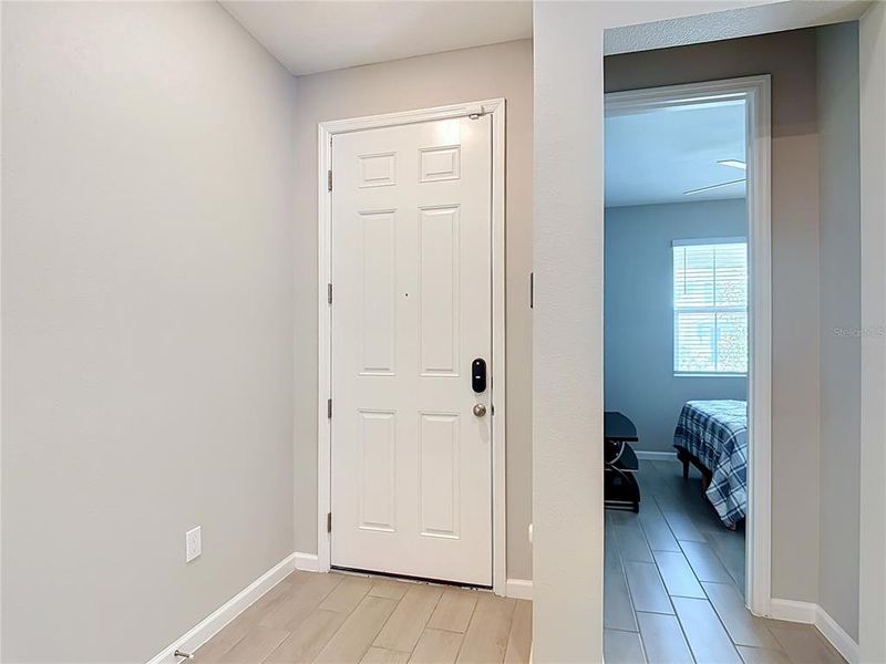 Spacious, unfurnished interior of a new home in Seasons at Big Sky, Kissimmee (Image 23).