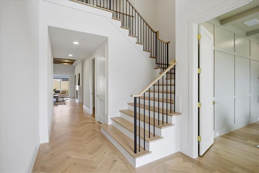 Spacious, unfurnished interior of a new home in , Dallas (Image 22).