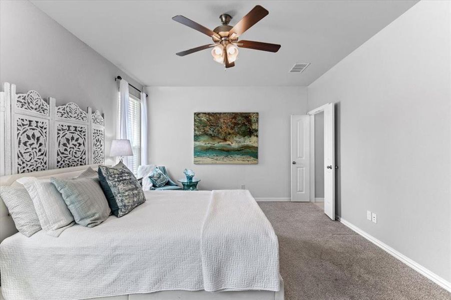 Furnished interior view inside a new home in Lakeview Heights, Azle (Image 9).