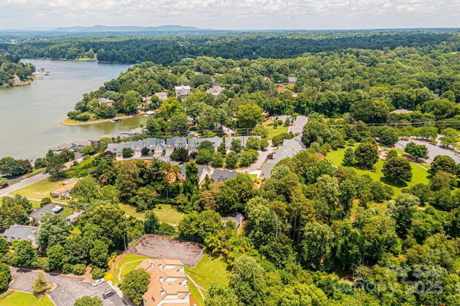 Image 47 of a home in . Image 47 of a home in .