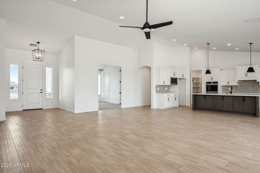 11-web-or-mls-20136-w-hazelwood-st