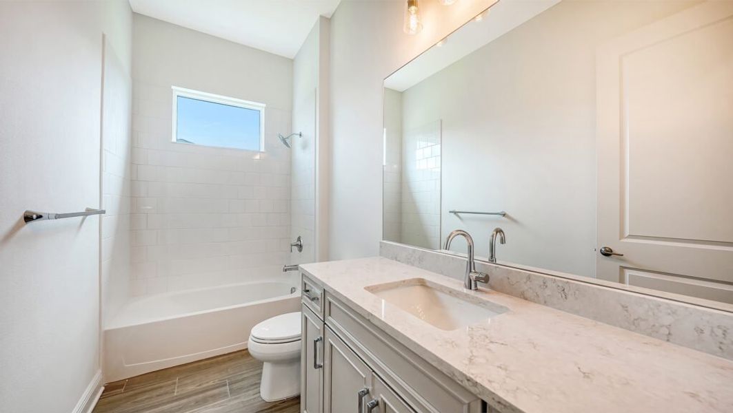 Furnished interior view inside a new home in Canoe Creek, Parrish (Image 12).
