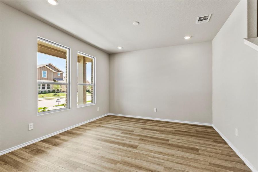 Spacious, unfurnished interior of a new home in Orchard Village, Fort Worth (Image 25).