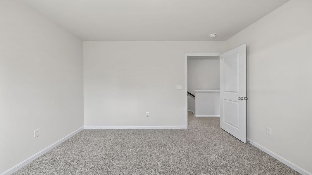 Spacious, unfurnished interior of a new home in Woodglen, Piedmont (Image 22).