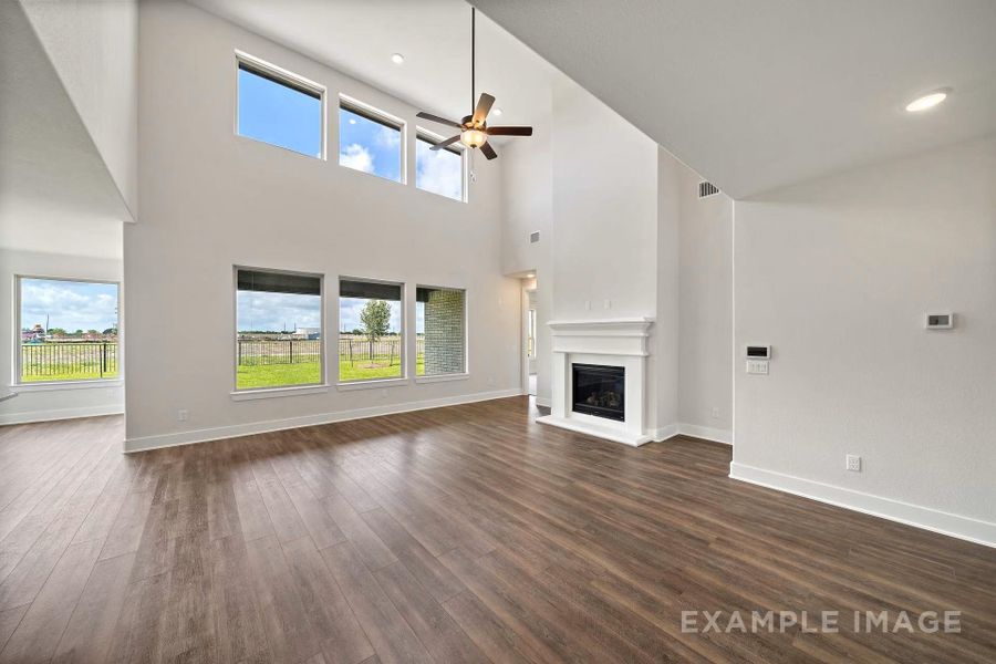 Spacious, unfurnished interior of a new home in Lago Mar, Texas City (Image 22).