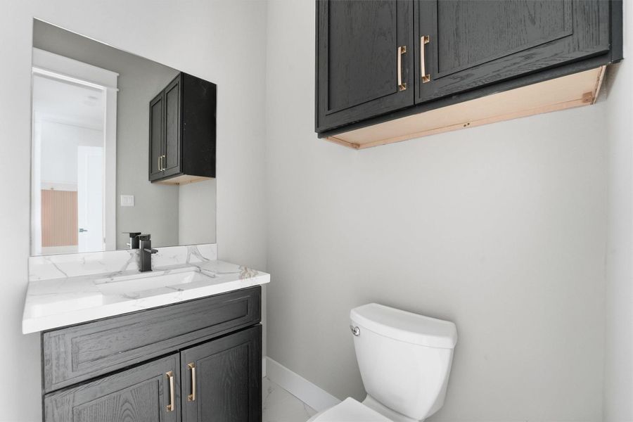 Furnished interior view inside a new home in , Conroe (Image 9).