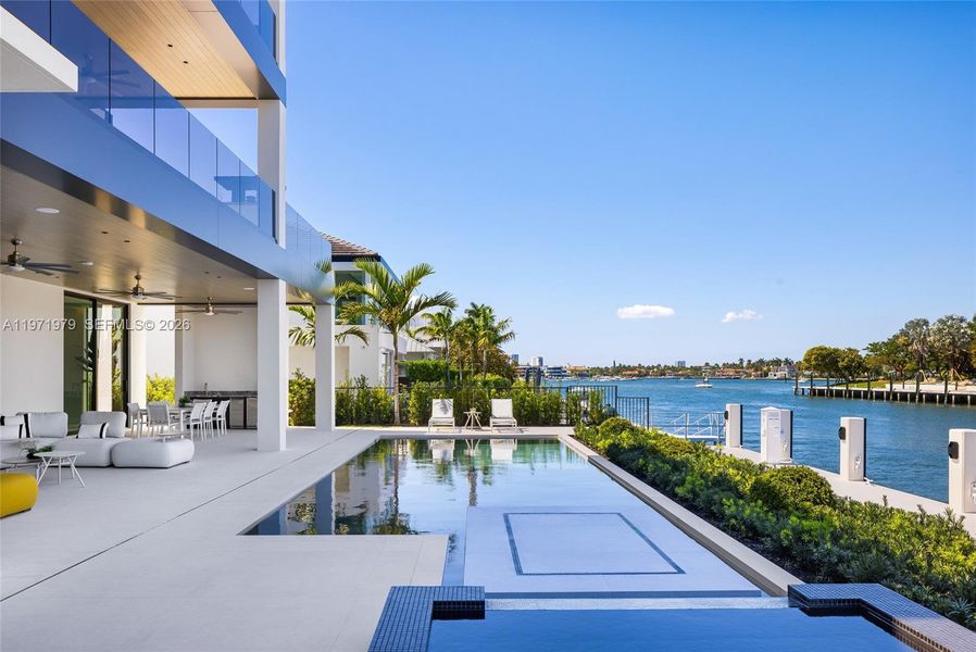 Condo located in Fort Lauderdale, FL showcasing its design and architecture (Image 35).
