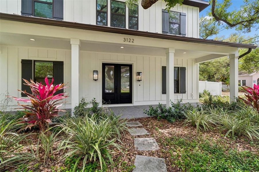 Exterior details and patio area of a home in , Tampa (Image 33).