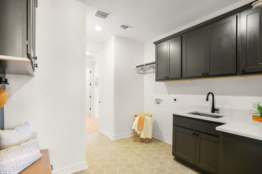 Furnished interior view inside a new home in Nolte Farms, Seguin (Image 43).