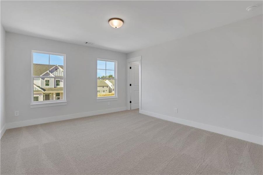Spacious, unfurnished interior of a new home in Twin Lakes, Hoschton (Image 35).