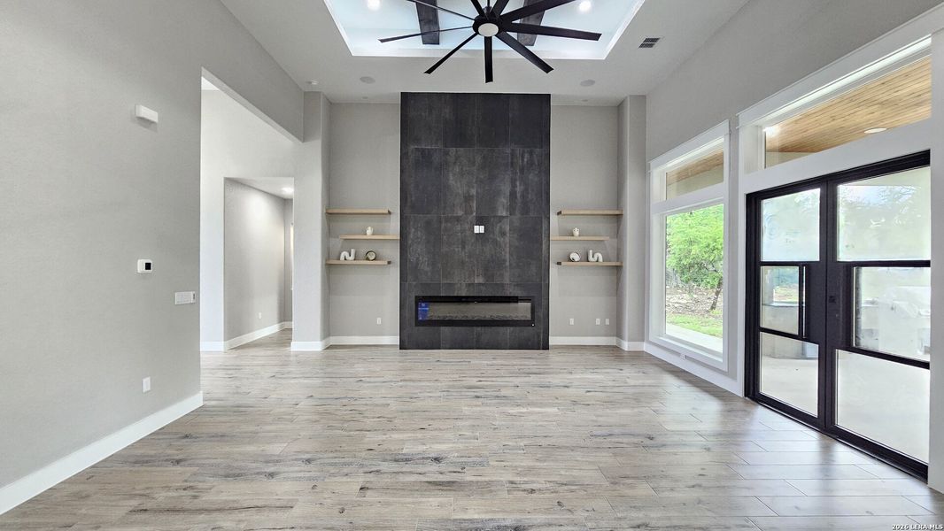 Spacious, unfurnished interior of a new home in , New Braunfels (Image 28).
