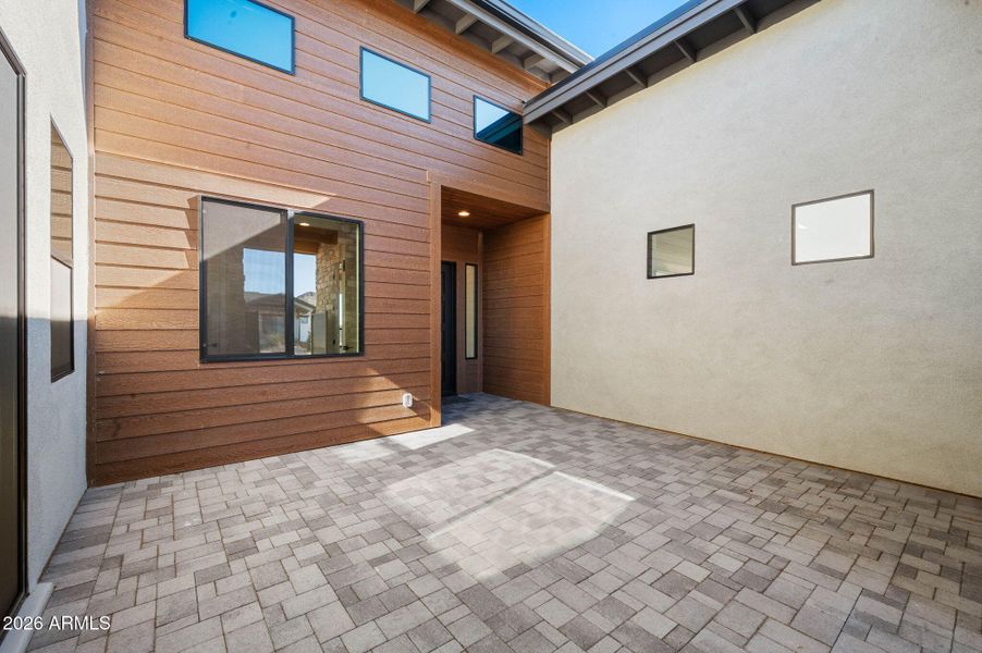 11-Coutryard (1) 11-Coutryard (1)