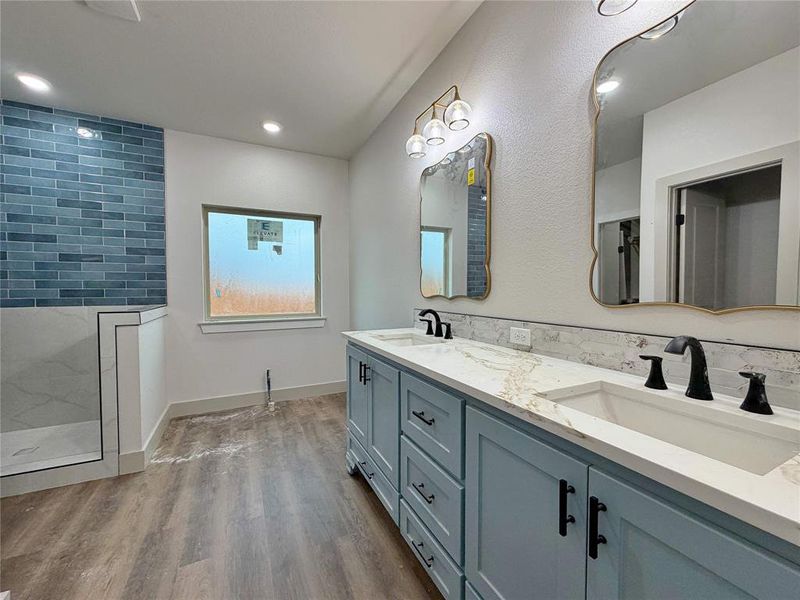 SAMPLE PHOTO - Finishes and colors will vary.