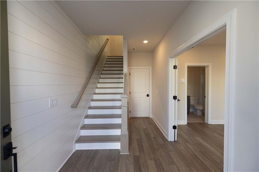 Spacious, unfurnished interior of a new home in Byers Park, Alpharetta (Image 22).