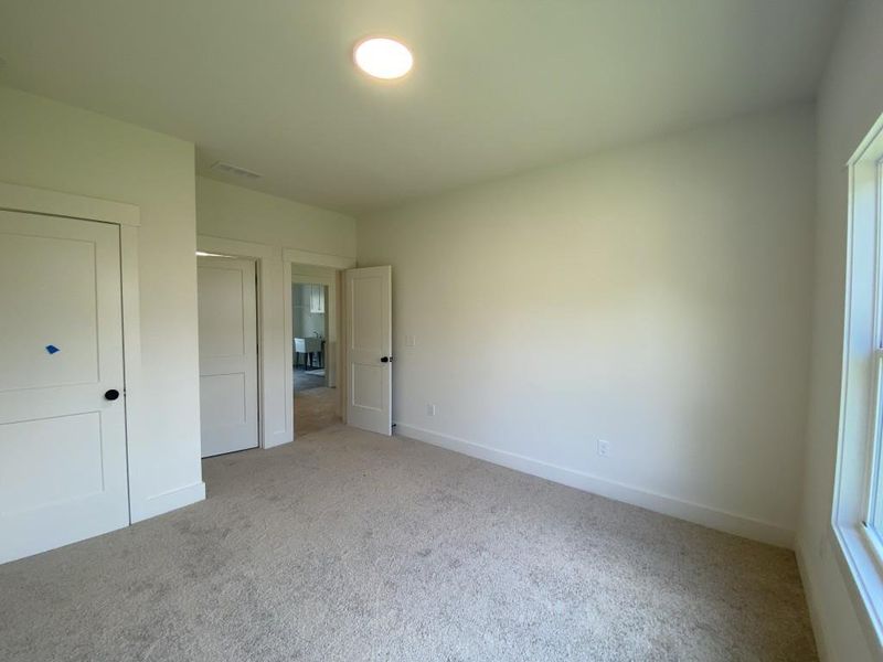 Spacious, unfurnished interior of a new home in Hillshire, Cumming (Image 18).