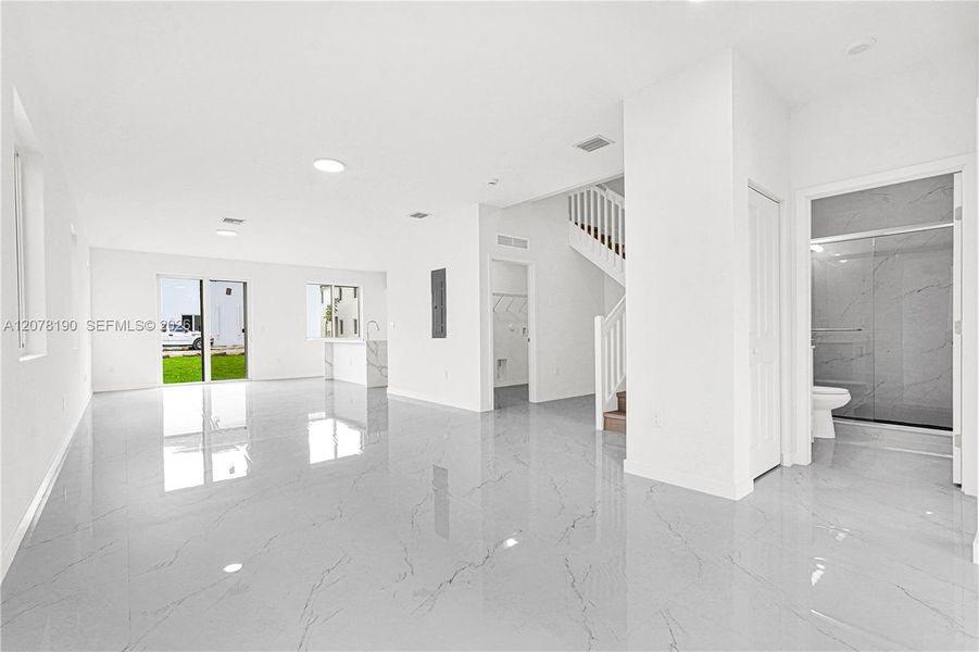 Spacious, unfurnished interior of a new home in , Miami (Image 99).