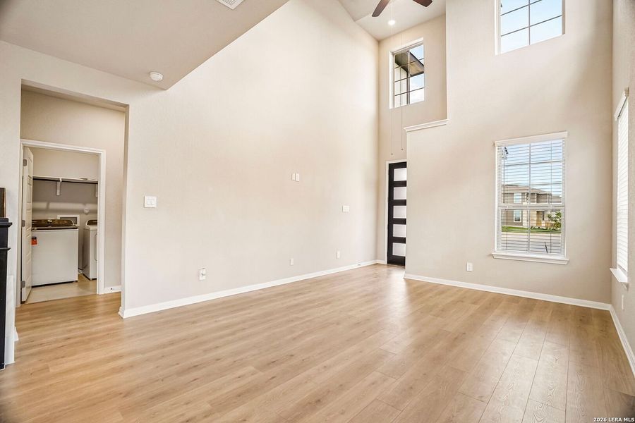 Spacious, unfurnished interior of a new home in Catalina, Converse (Image 23).