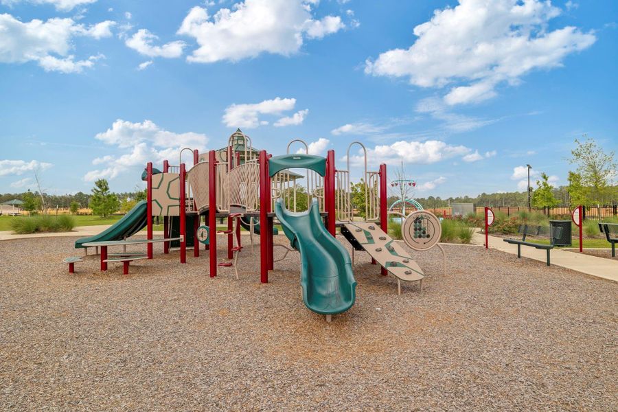 Community amenities in Sweetwater Ridge, Conroe (Image 24).