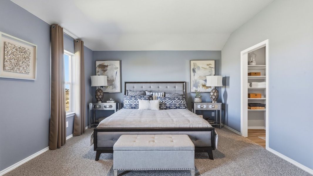 Representative furnished interior of a home built from the Plan by D.R. Horton in Bella Vista, Granbury (Image 16).