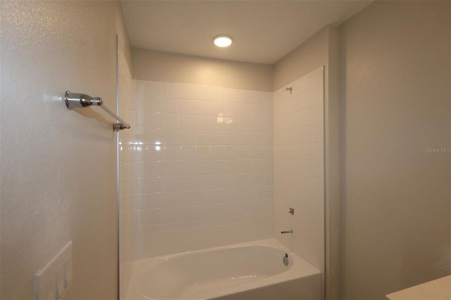 Close-up of interior finishes inside a home in Reeves Place, Orlando (Image 10).