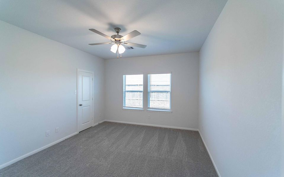 Spacious, unfurnished interior of a new home in Pecan Estates, Crosby (Image 8).