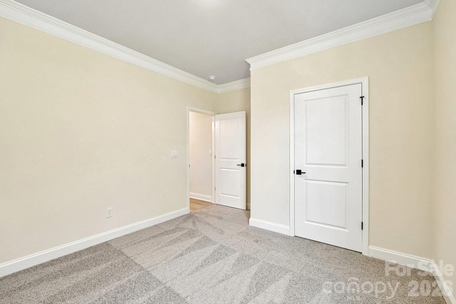 Spacious, unfurnished interior of a new home in Sylvan Creek, Denver (Image 20).