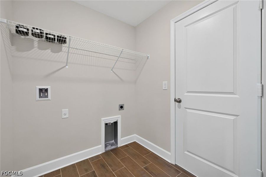 Spacious, unfurnished interior of a new home in Cape Coral, Cape Coral (Image 33). Spacious, unfurnished interior of a new home in Cape Coral, Cape Coral (Image 33).
