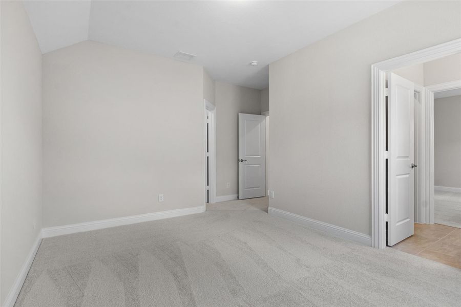 Spacious, unfurnished interior of a new home in Brookewater, Rosenberg (Image 32).